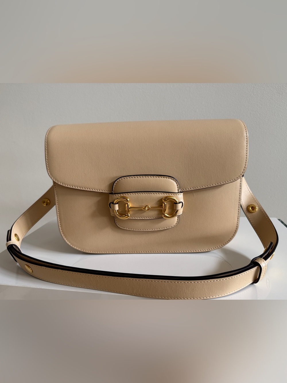 GUCCI Horsebit 1955 Medium Leather Shoulder Bag, Beige/Neutral